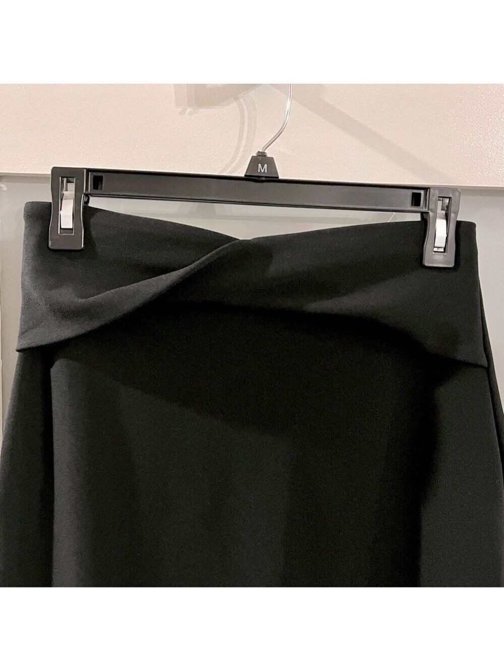 𝅺ABERCROMBIE & FITCH black pencil skirt.  Size S NWT